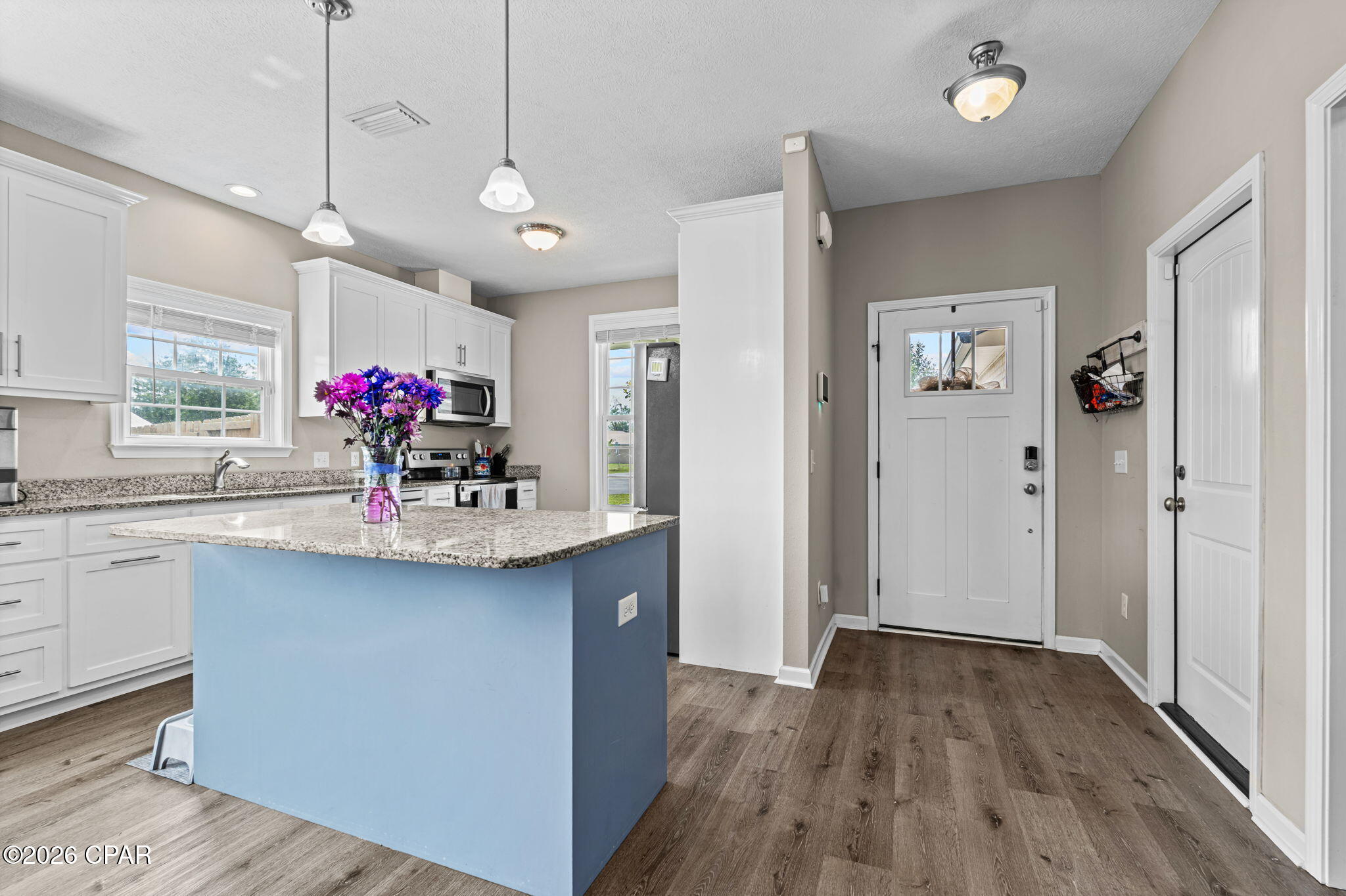 302 Lynnwood Lane