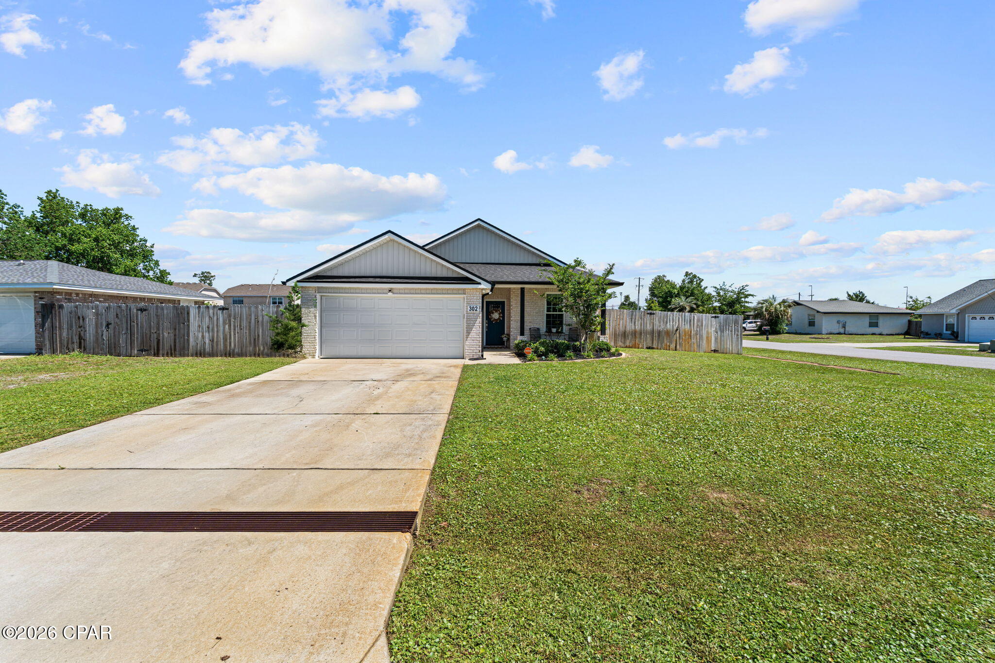302 Lynnwood Lane