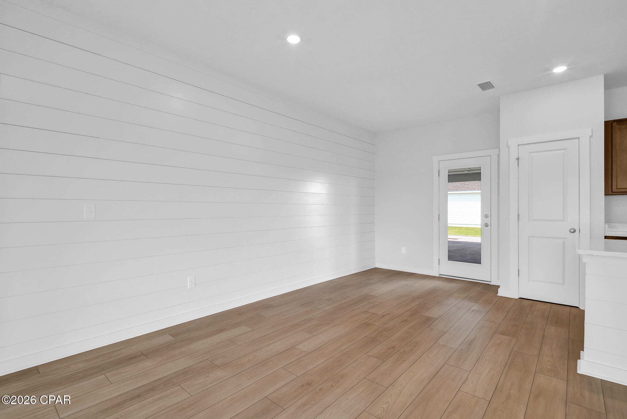 2336 Discovery Loop