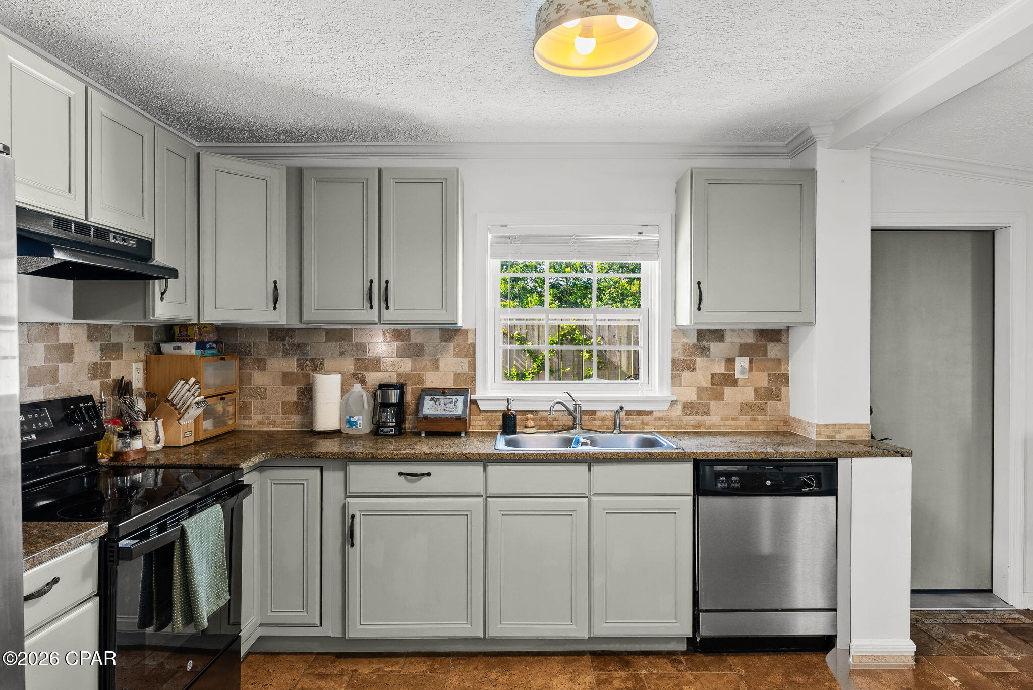 406 Illinois Avenue