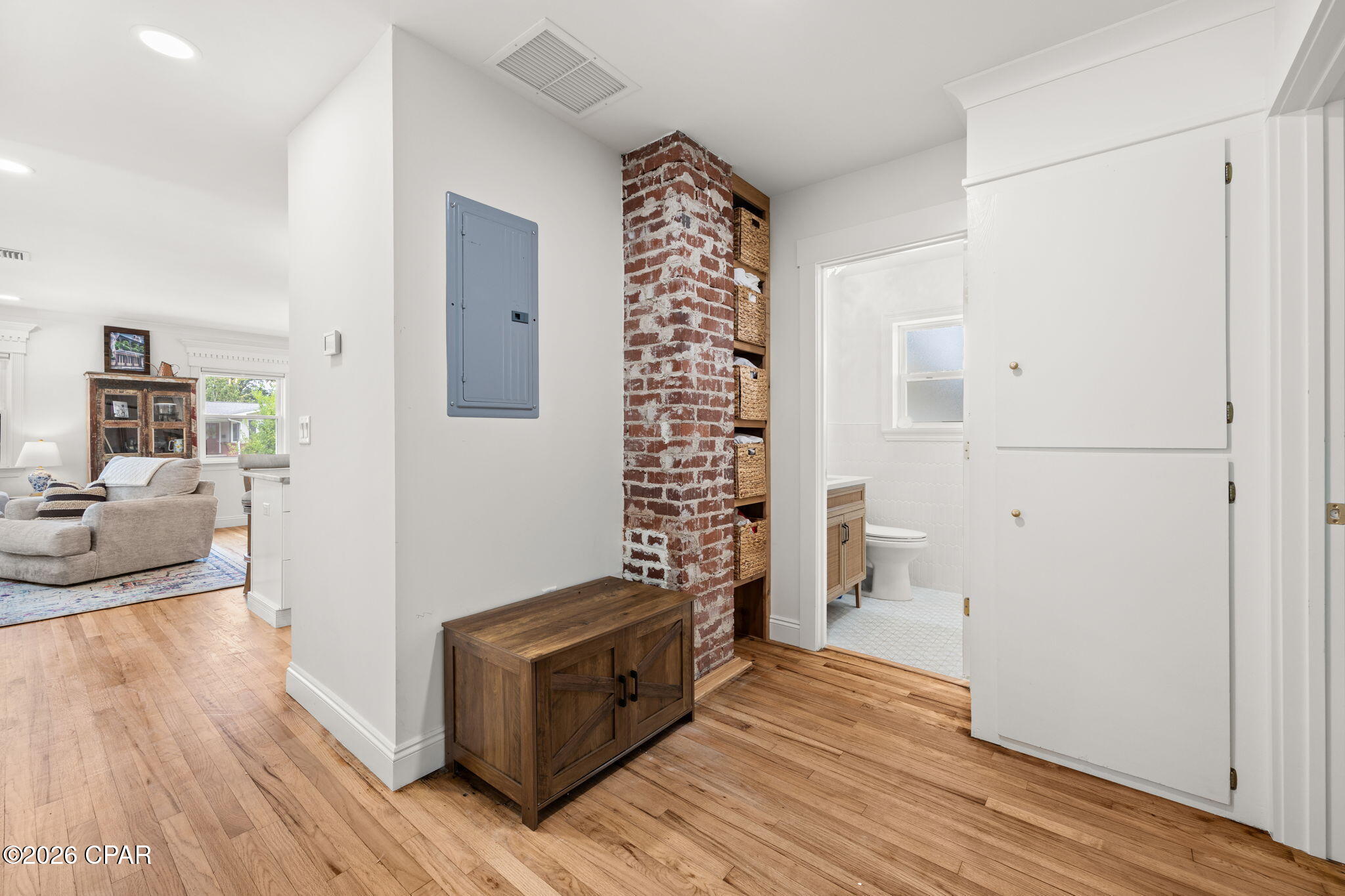 405 Hollis Avenue