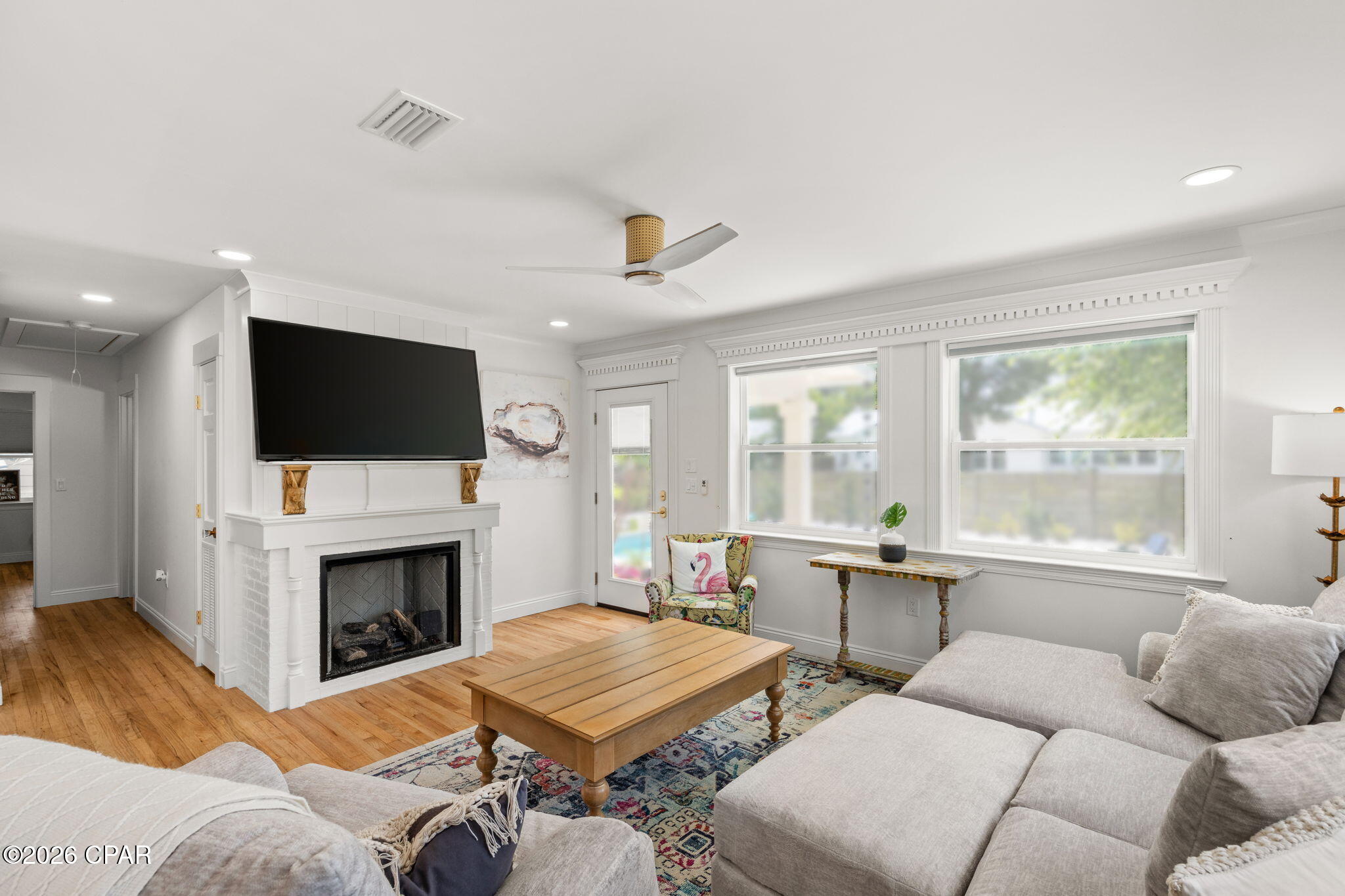 405 Hollis Avenue