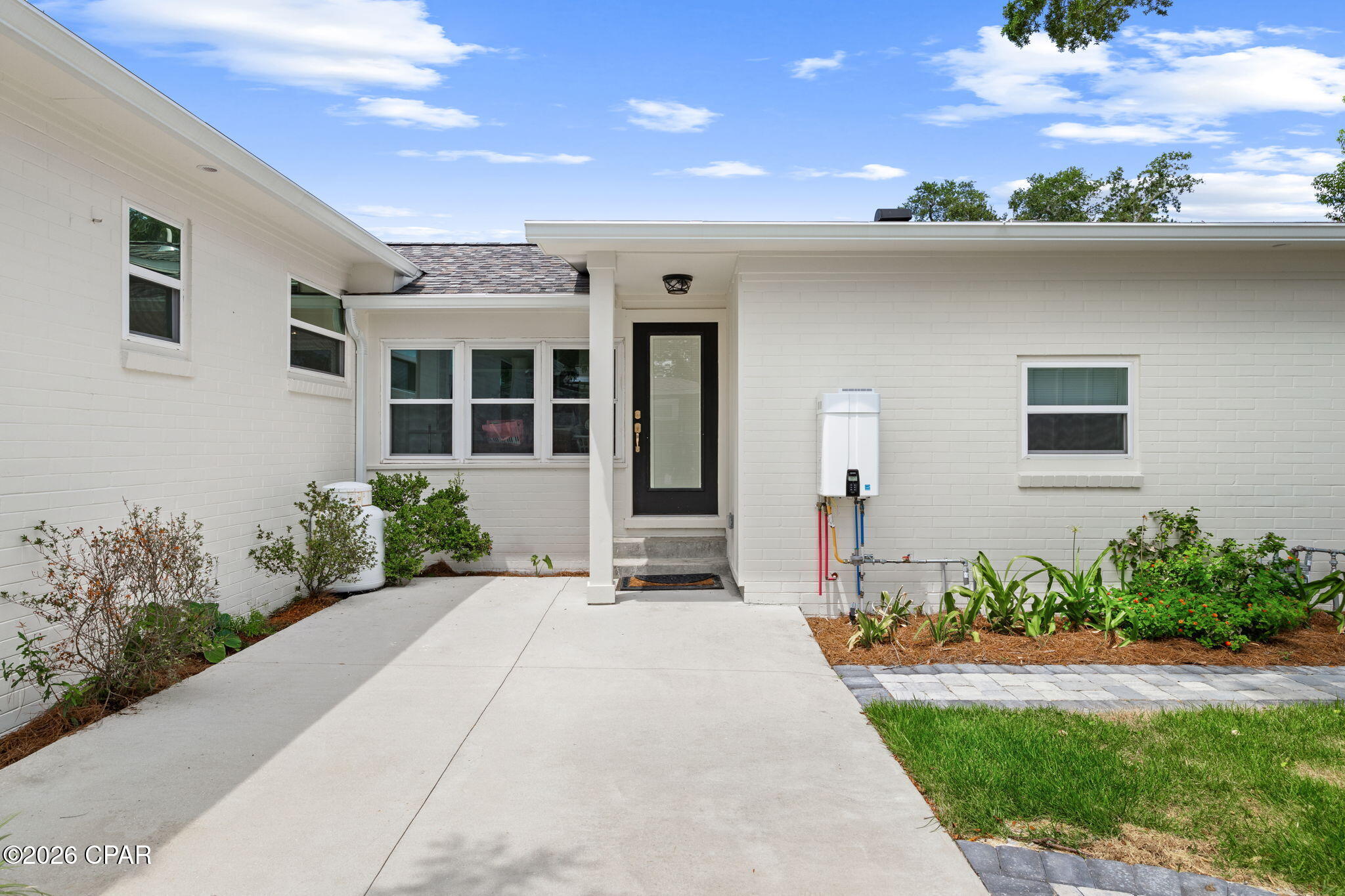405 Hollis Avenue