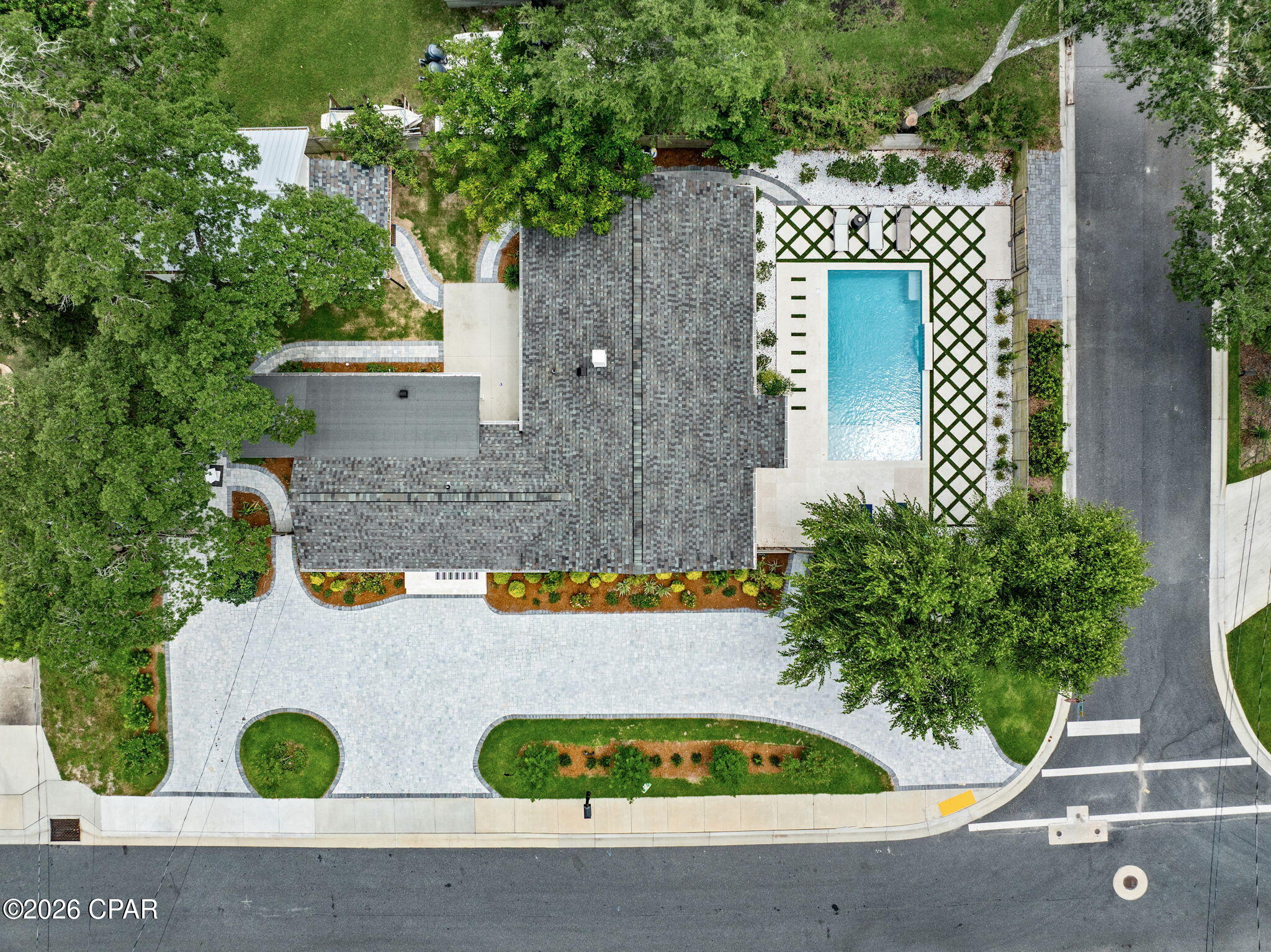 405 Hollis Avenue