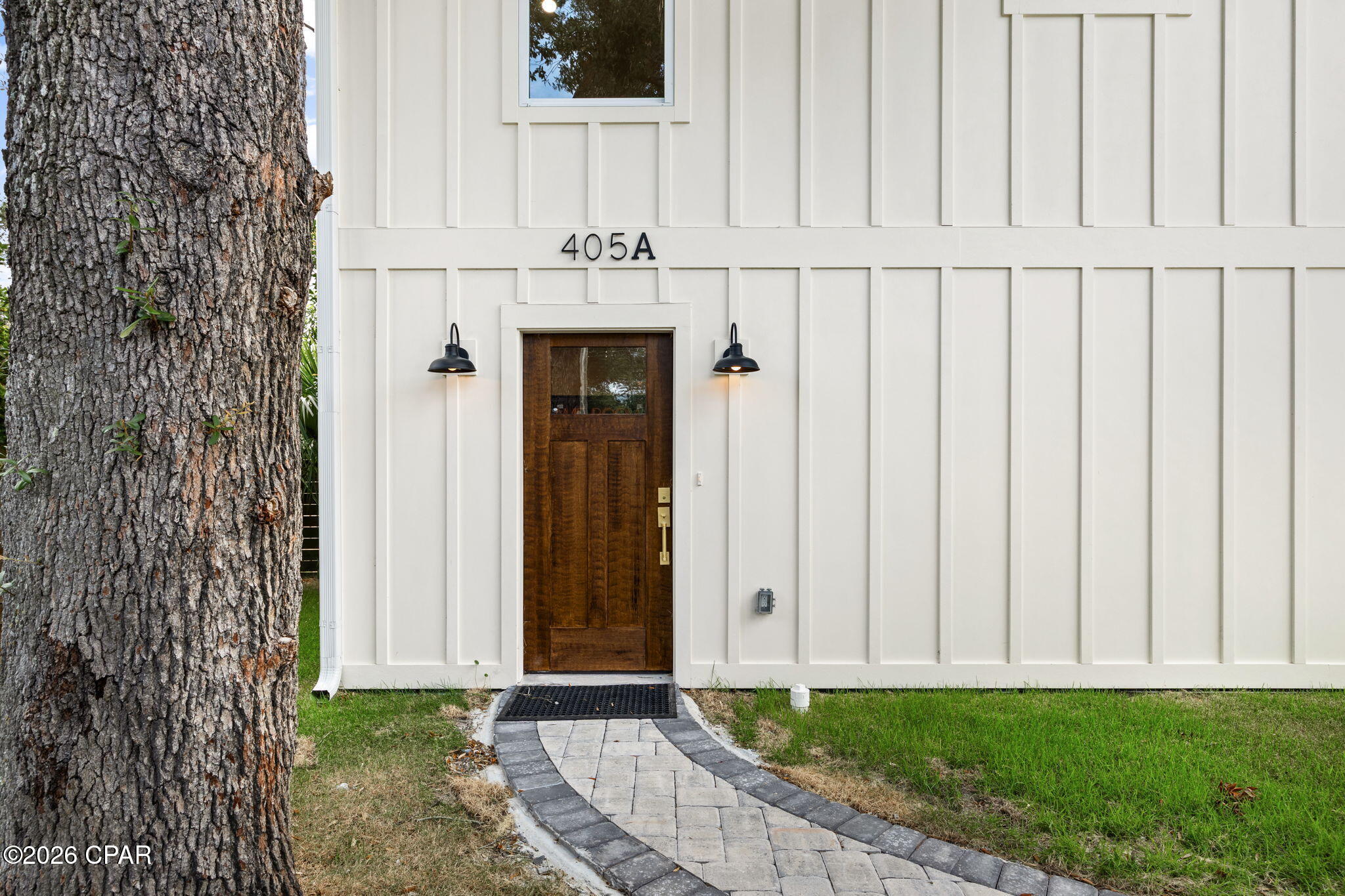 405 Hollis Avenue