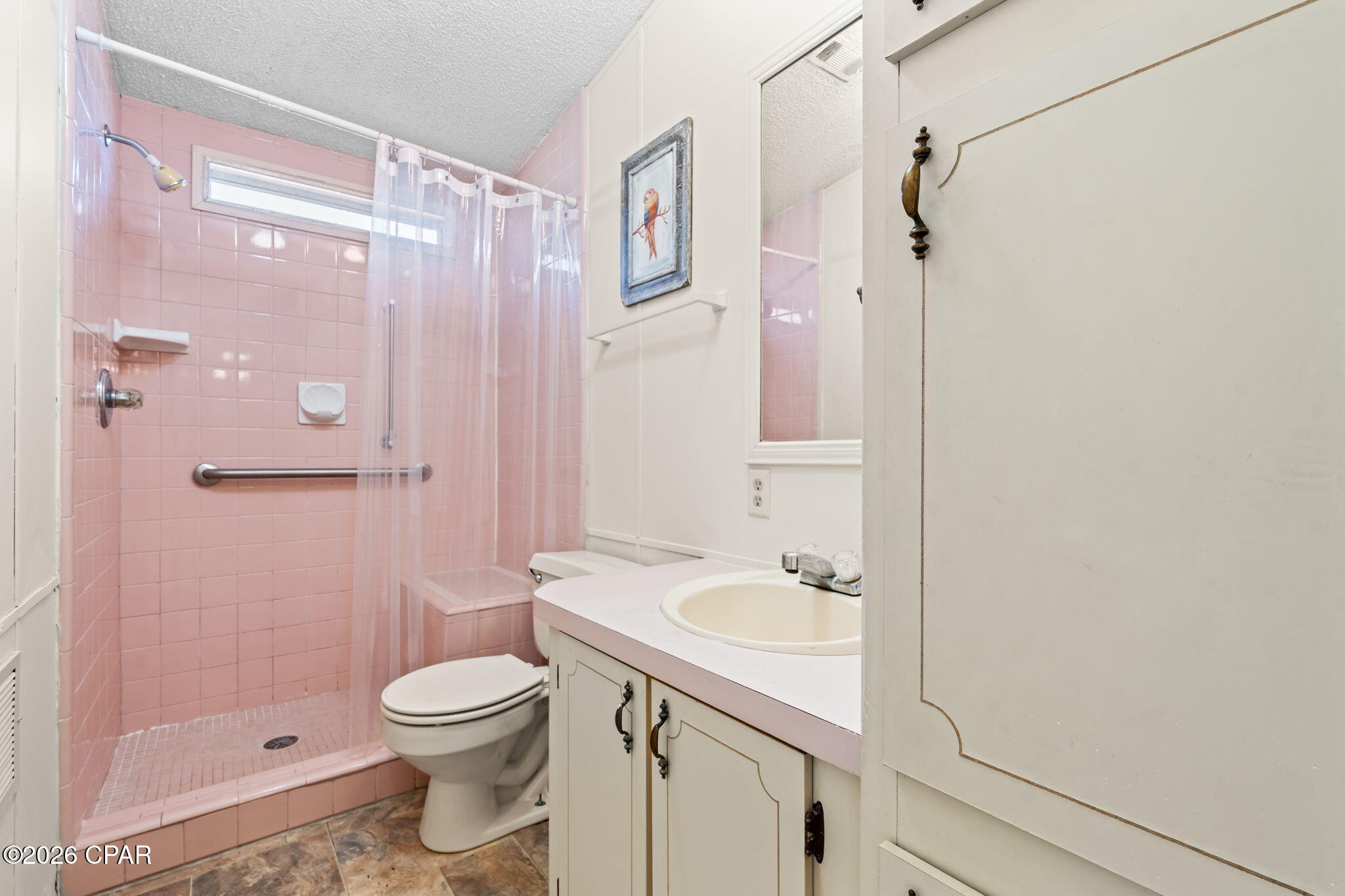 586 Hickory Bluff Drive