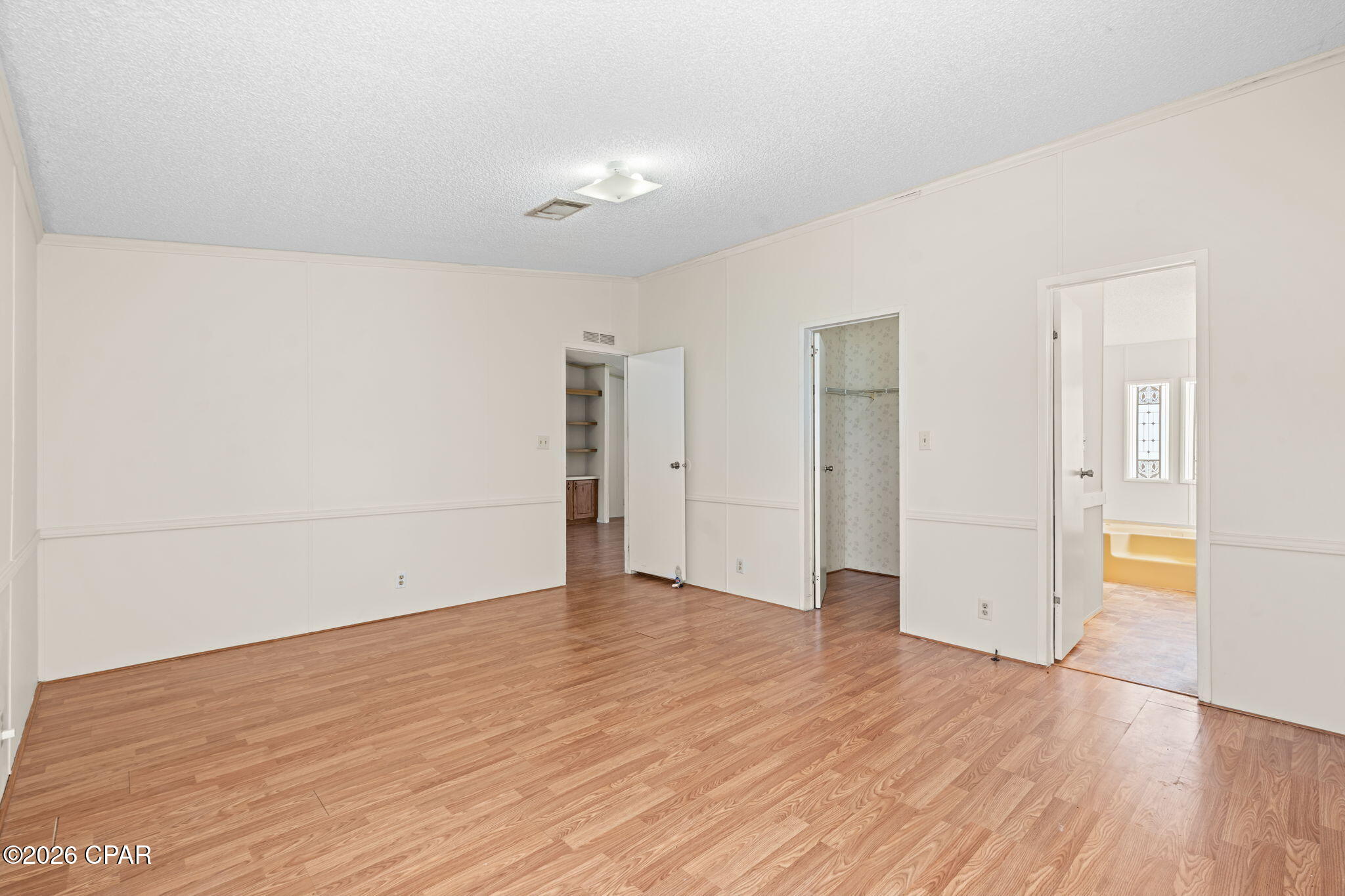 586 Hickory Bluff Drive