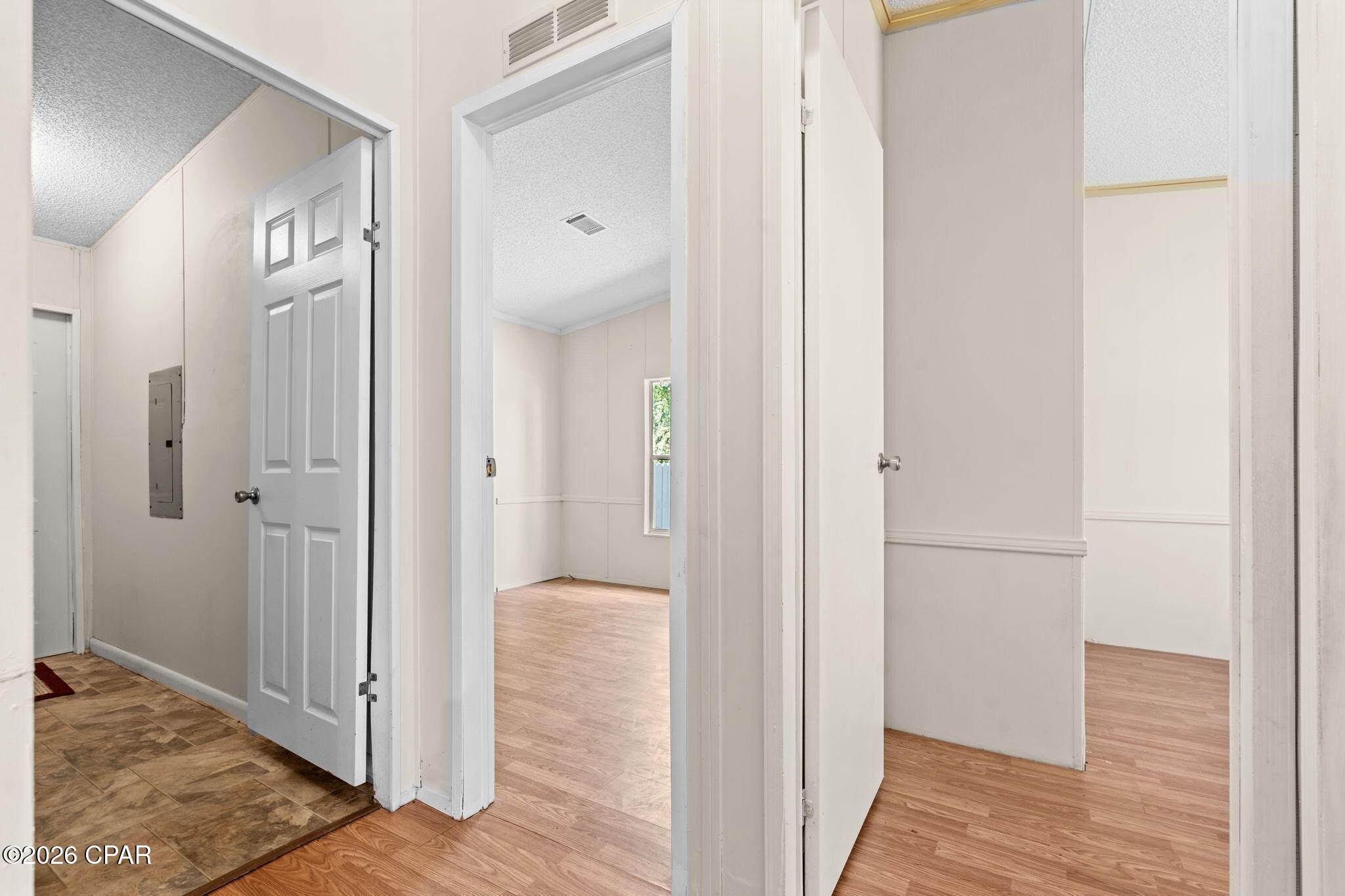 586 Hickory Bluff Drive