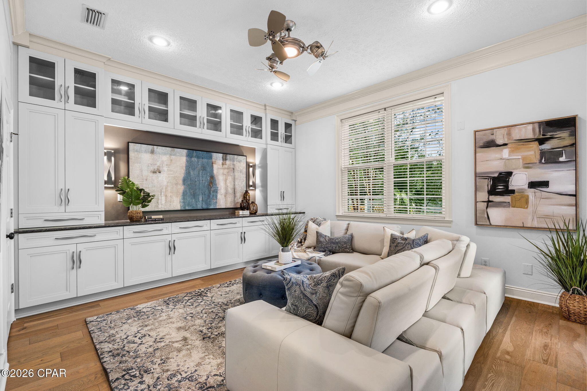 400 W 2nd Street