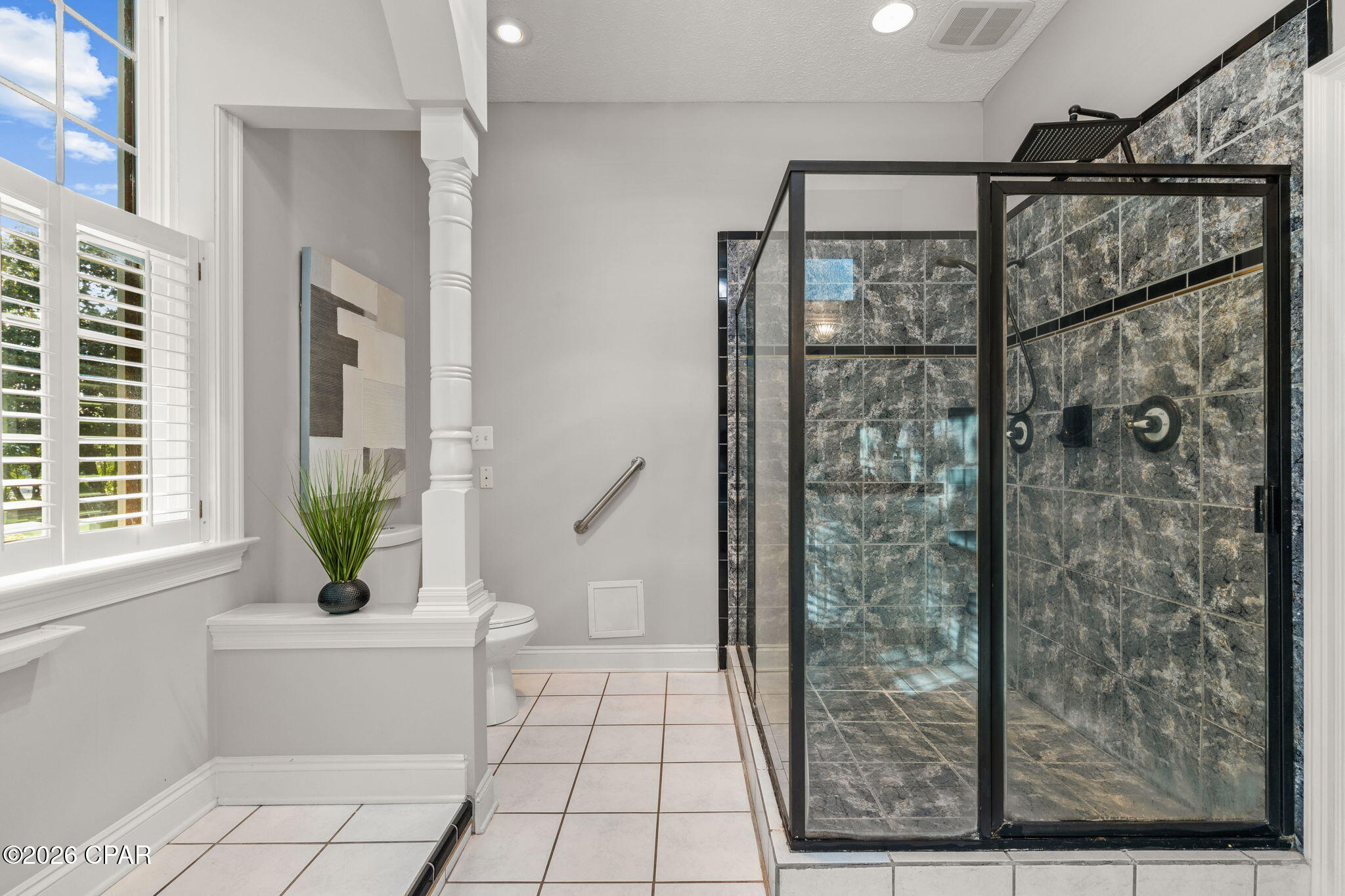 400 W 2nd Street