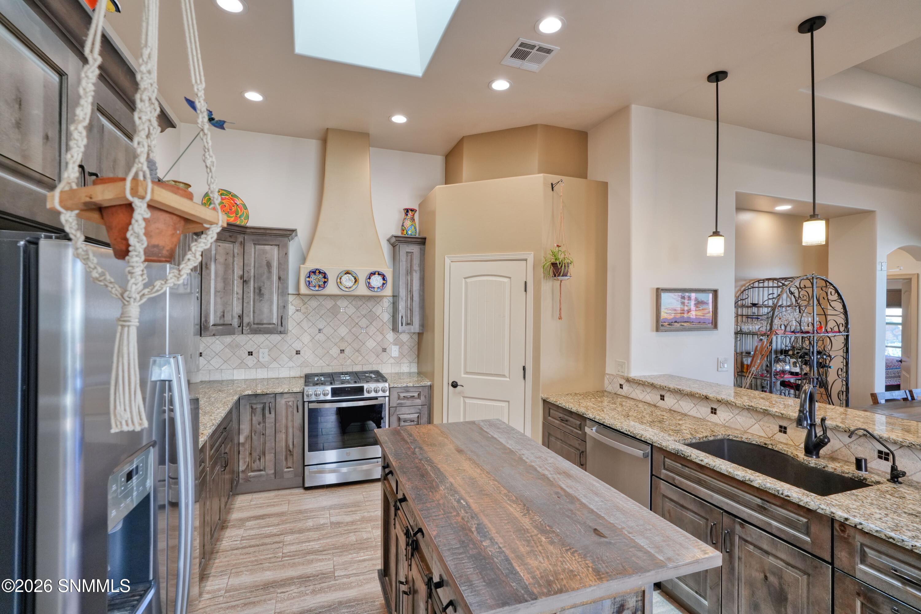 8081 Willow Bloom Circle