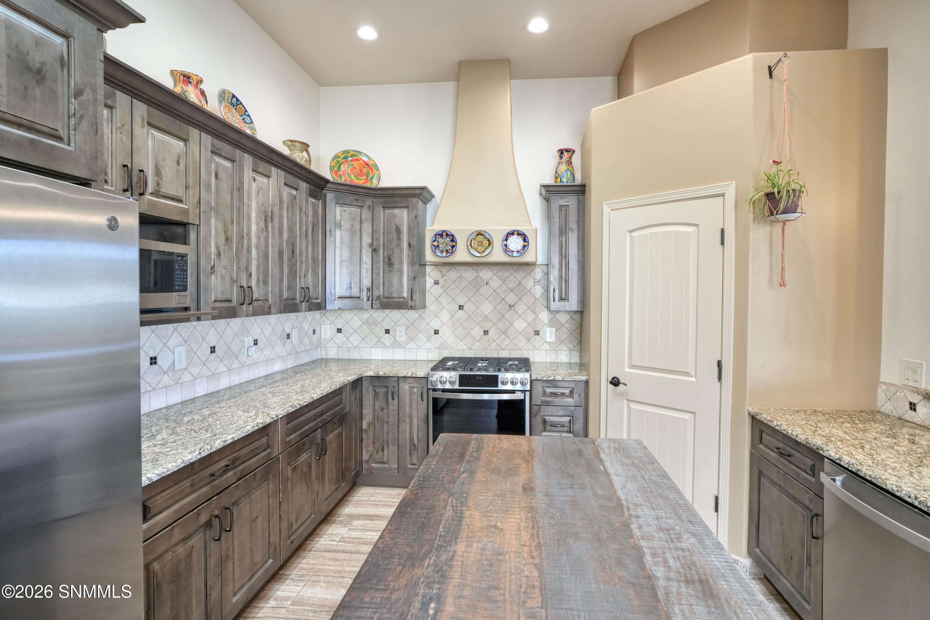 8081 Willow Bloom Circle