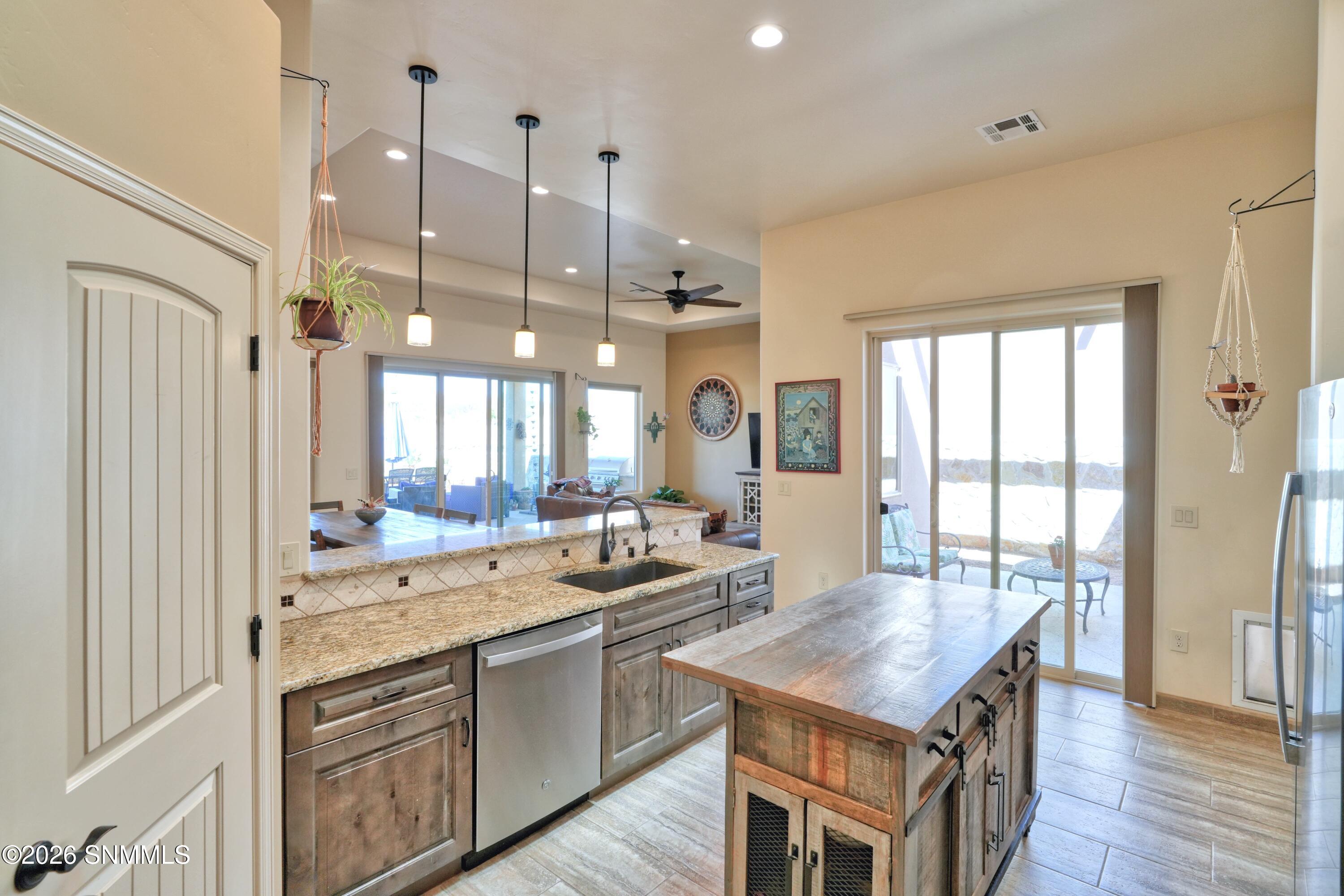 8081 Willow Bloom Circle