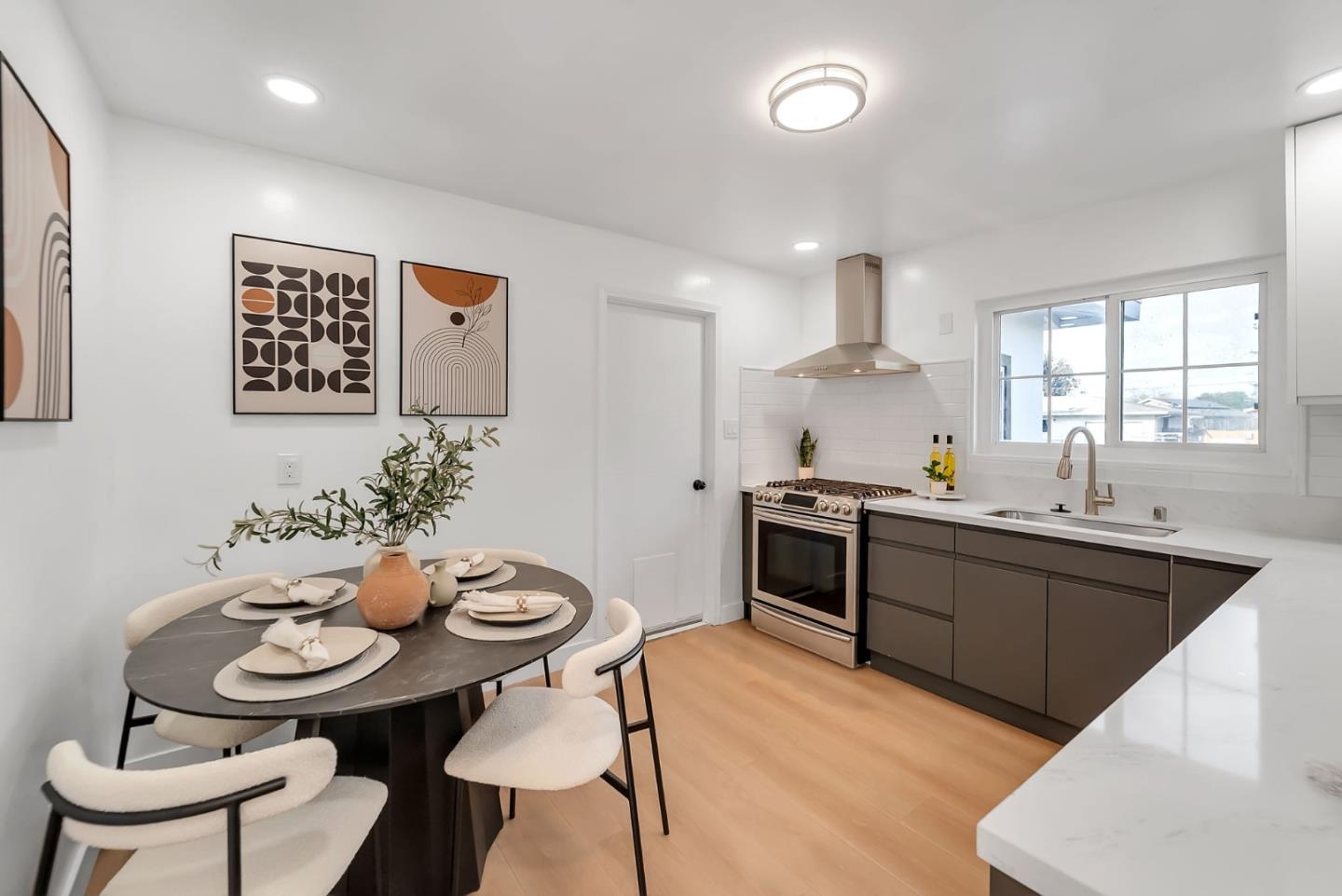 2542 Painted Rock DR