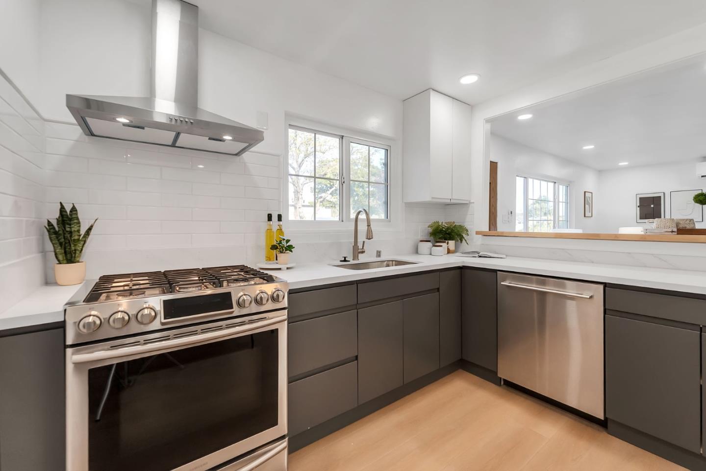 2542 Painted Rock DR