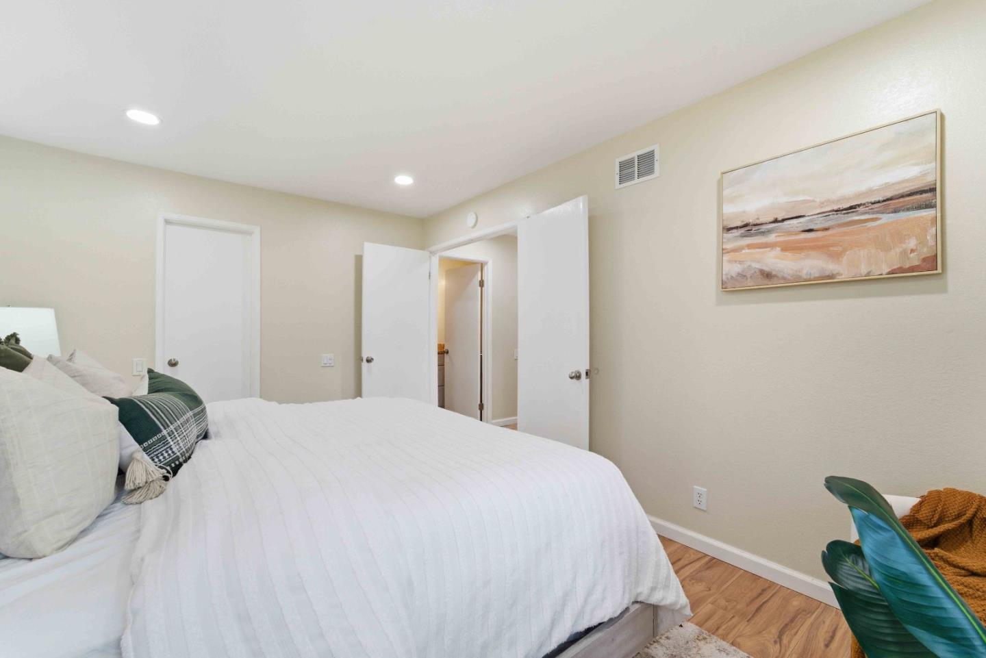 2269 Warfield Way A
