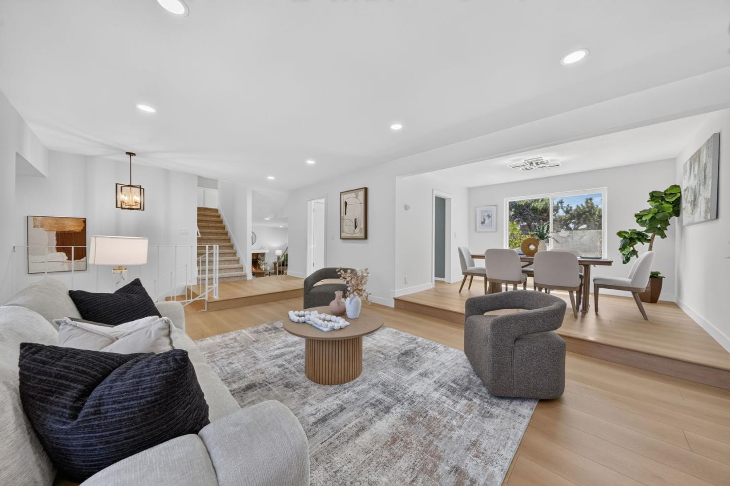 1709 Four Oaks RD