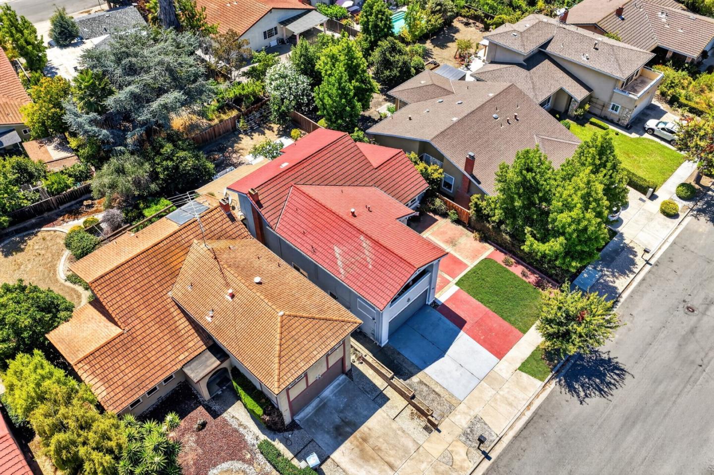 1709 Four Oaks RD