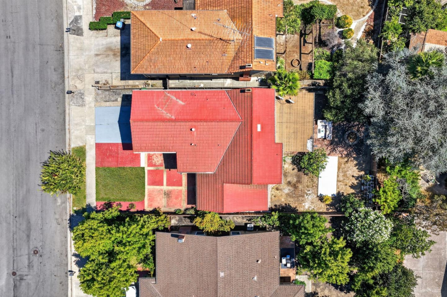 1709 Four Oaks RD