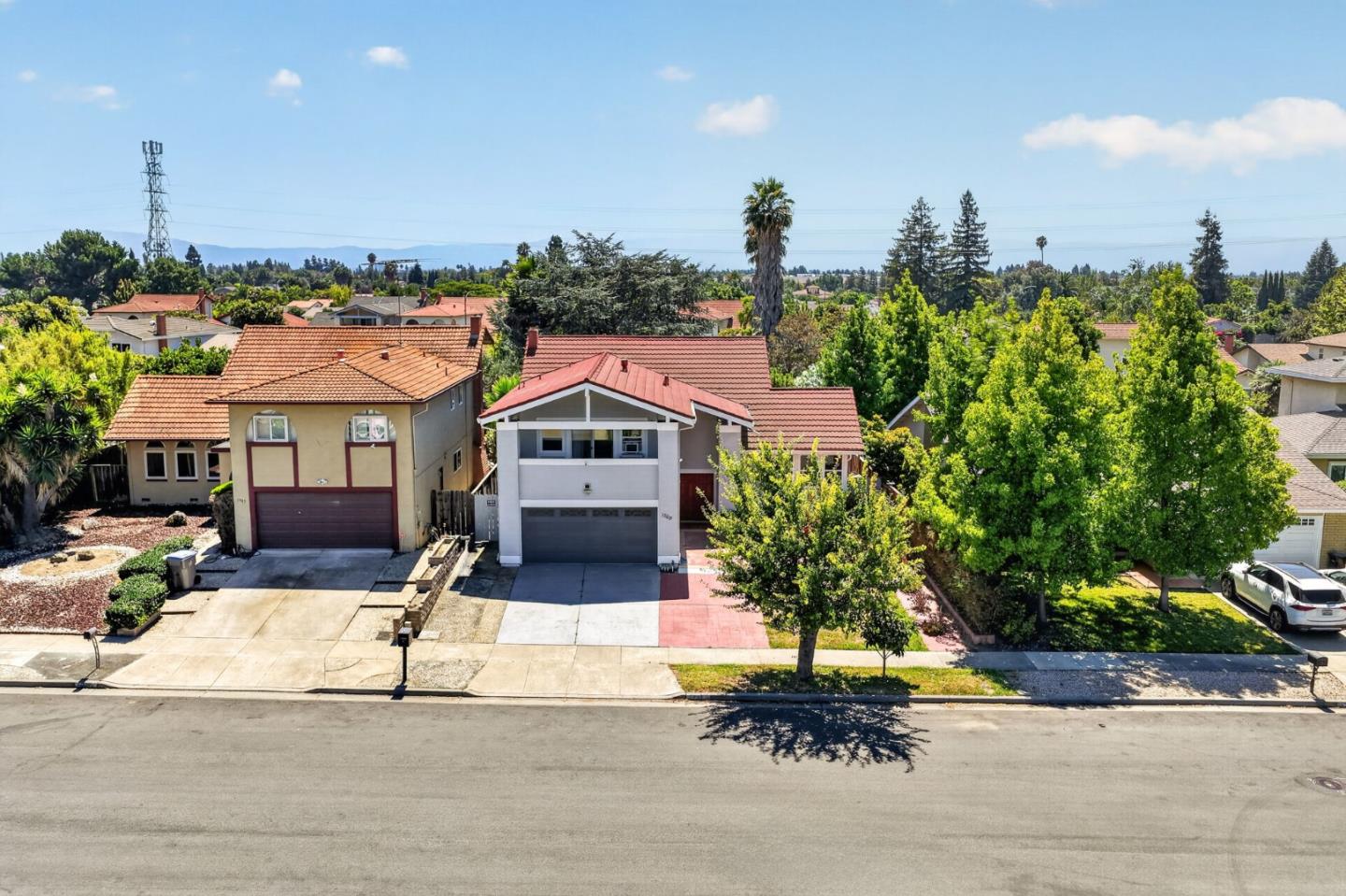 1709 Four Oaks RD