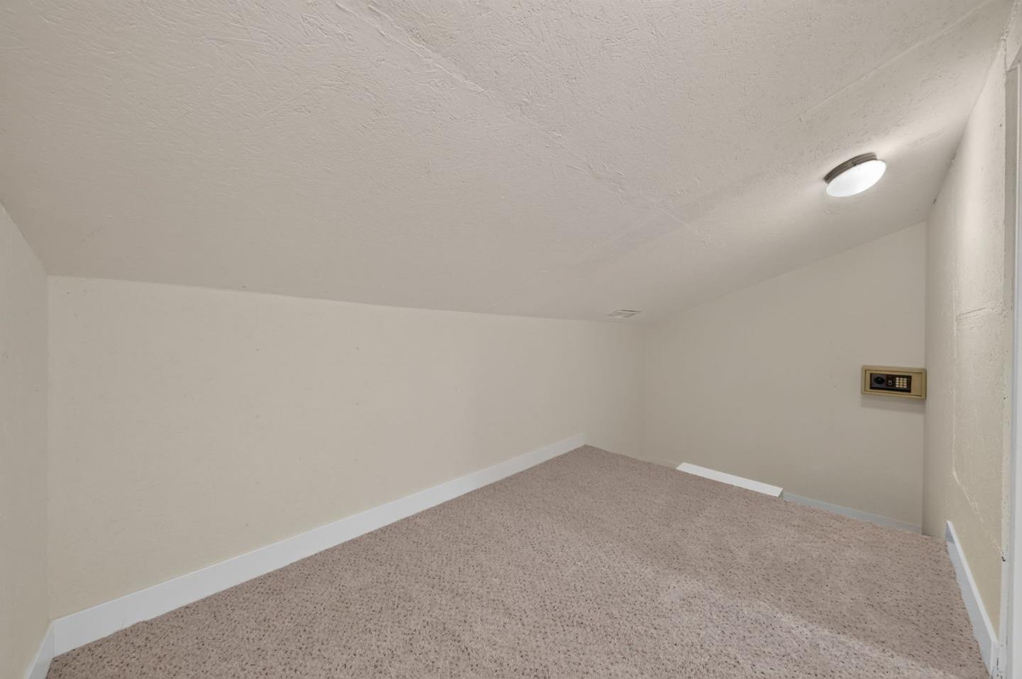 1709 Four Oaks RD