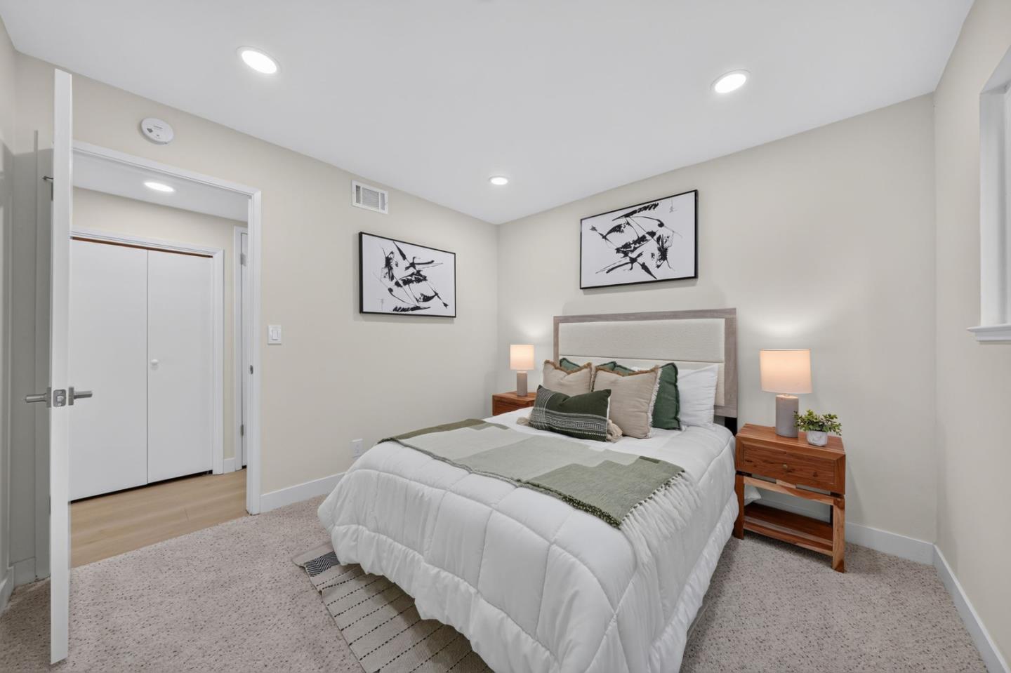 1709 Four Oaks RD