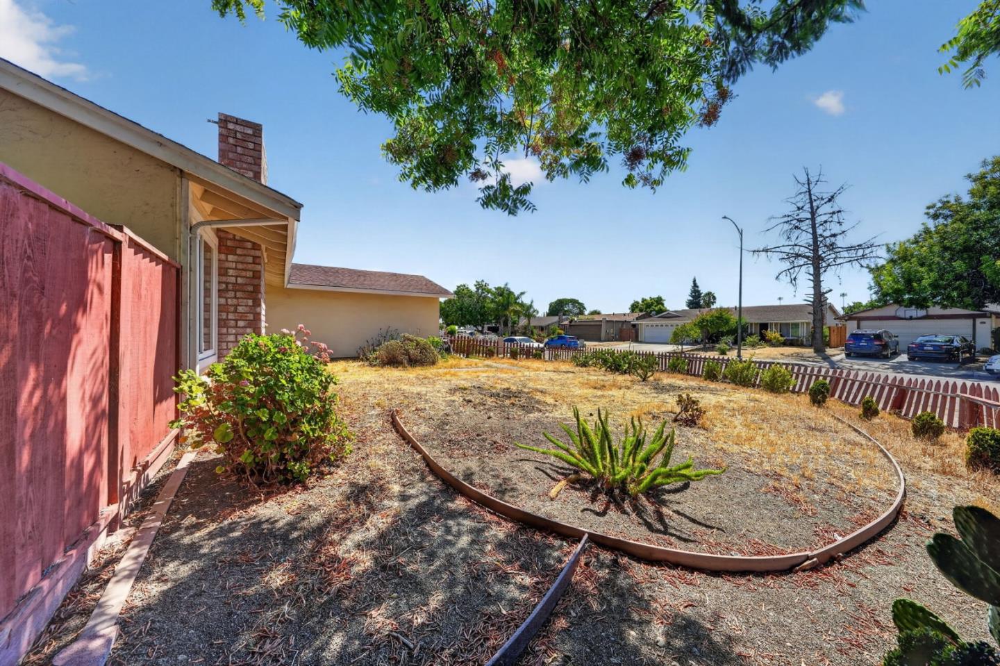 2422 Ridgeglen WAY