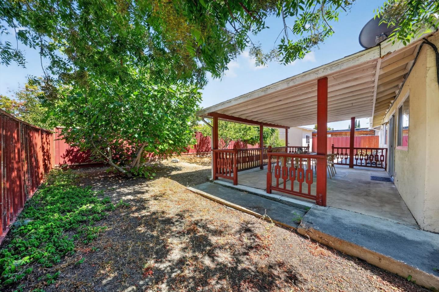 2422 Ridgeglen WAY