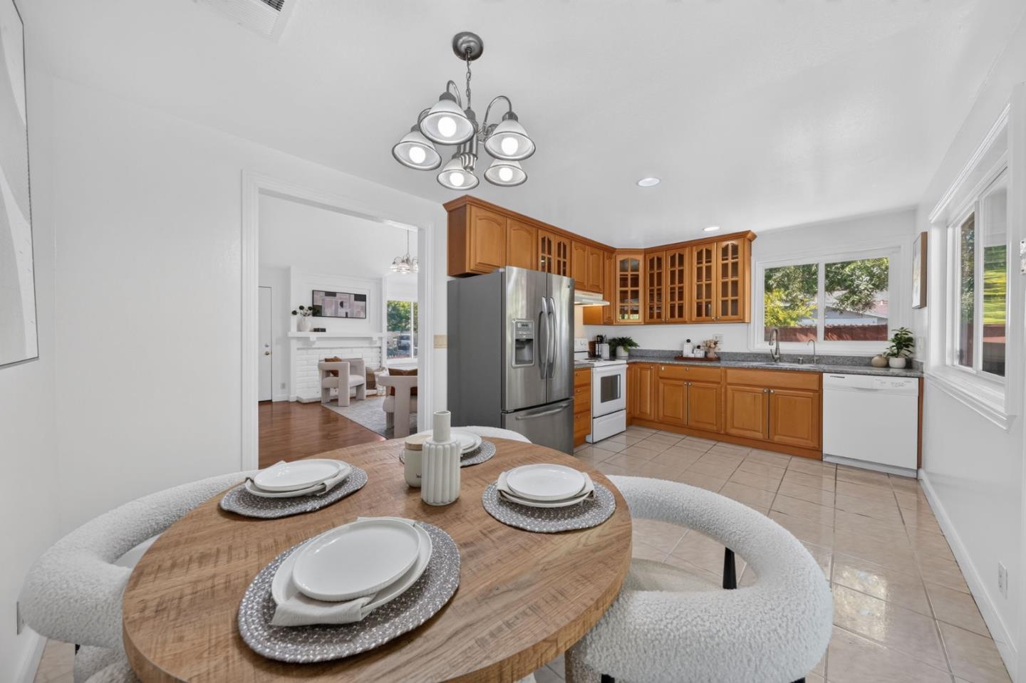 2422 Ridgeglen WAY