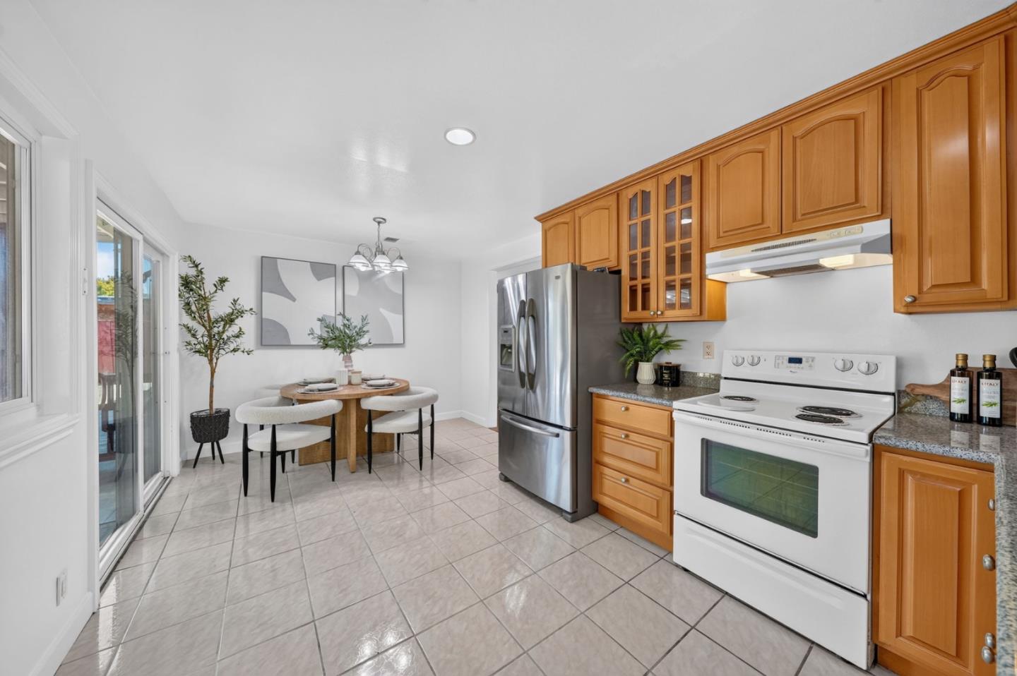 2422 Ridgeglen WAY