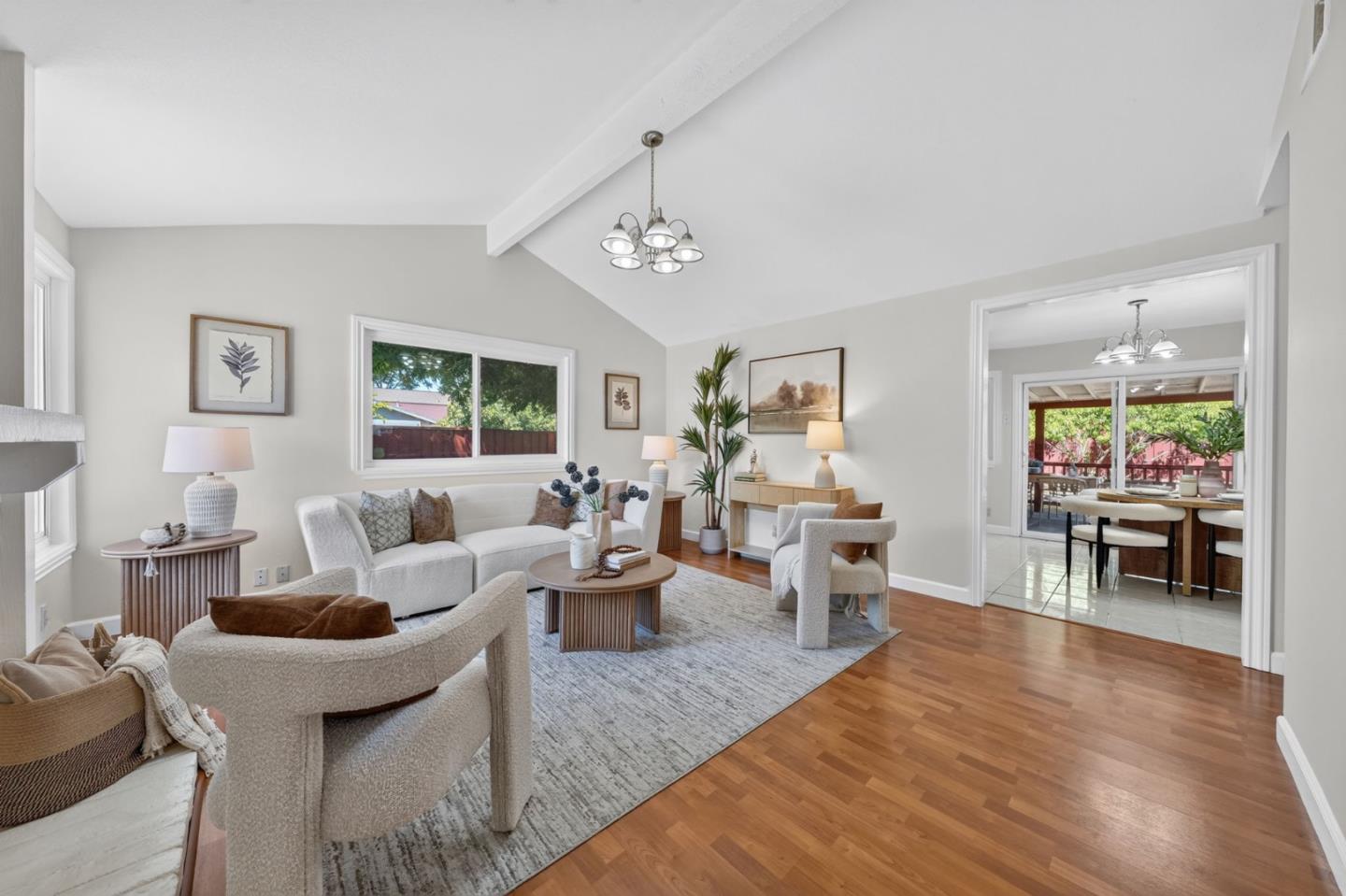 2422 Ridgeglen WAY