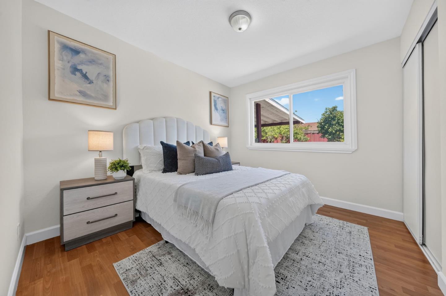 2422 Ridgeglen WAY