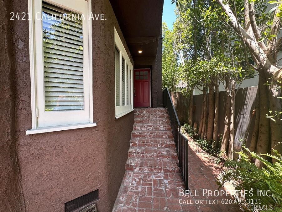 2421 California Avenue
