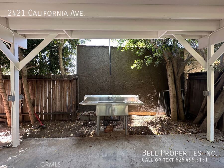 2421 California Avenue