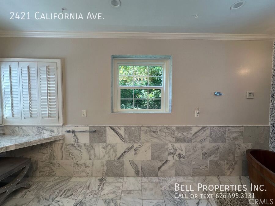 2421 California Avenue