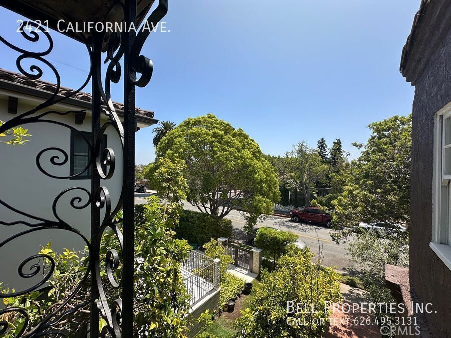 2421 California Avenue