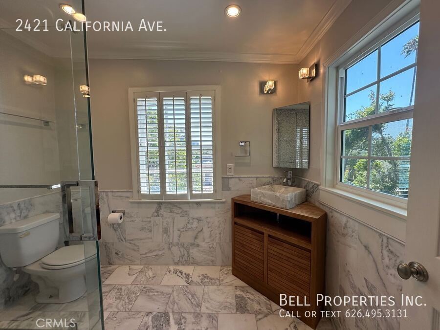 2421 California Avenue