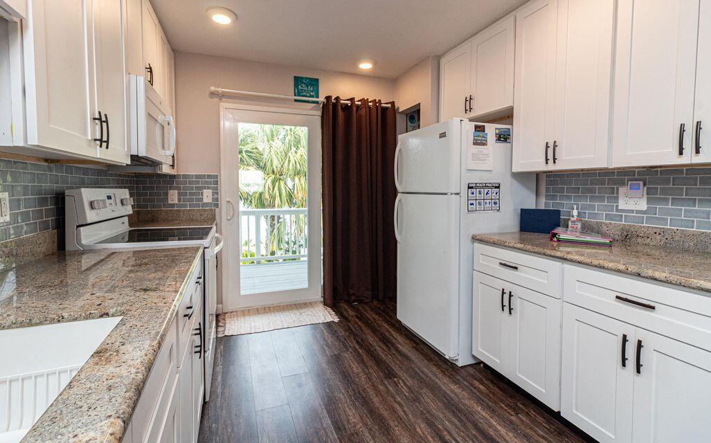 8468 Gulf Boulevard 2 & 3