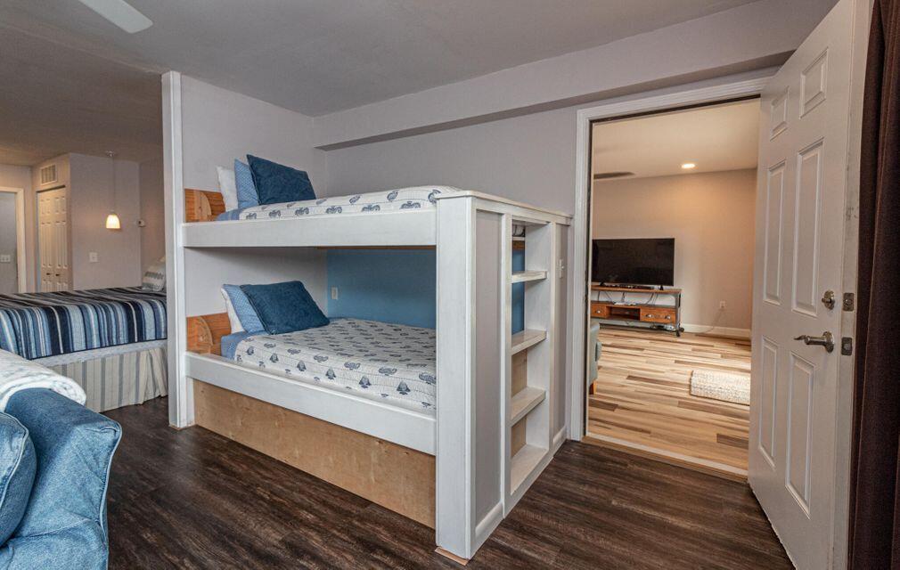 8468 Gulf Boulevard 2 & 3
