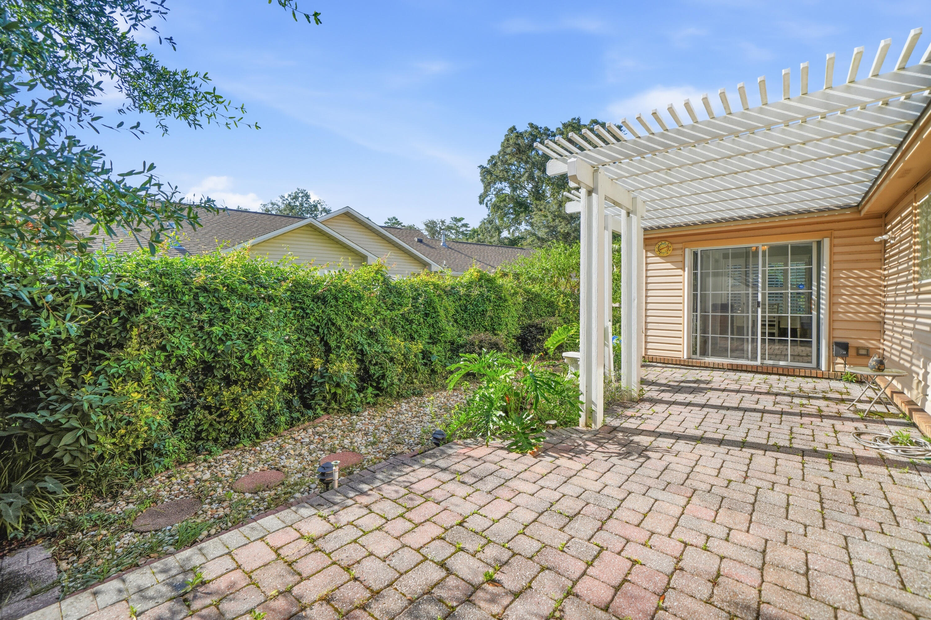 827 Fairway Lakes Drive