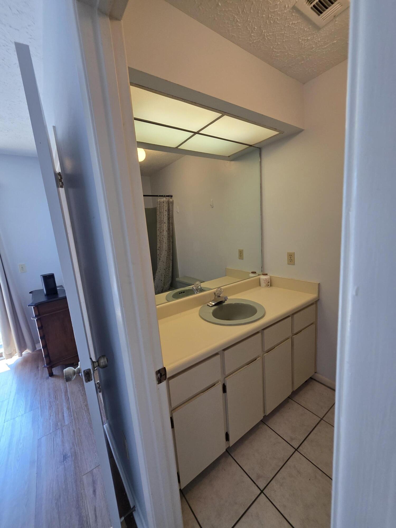 7125 N Lagoon Drive UNIT H