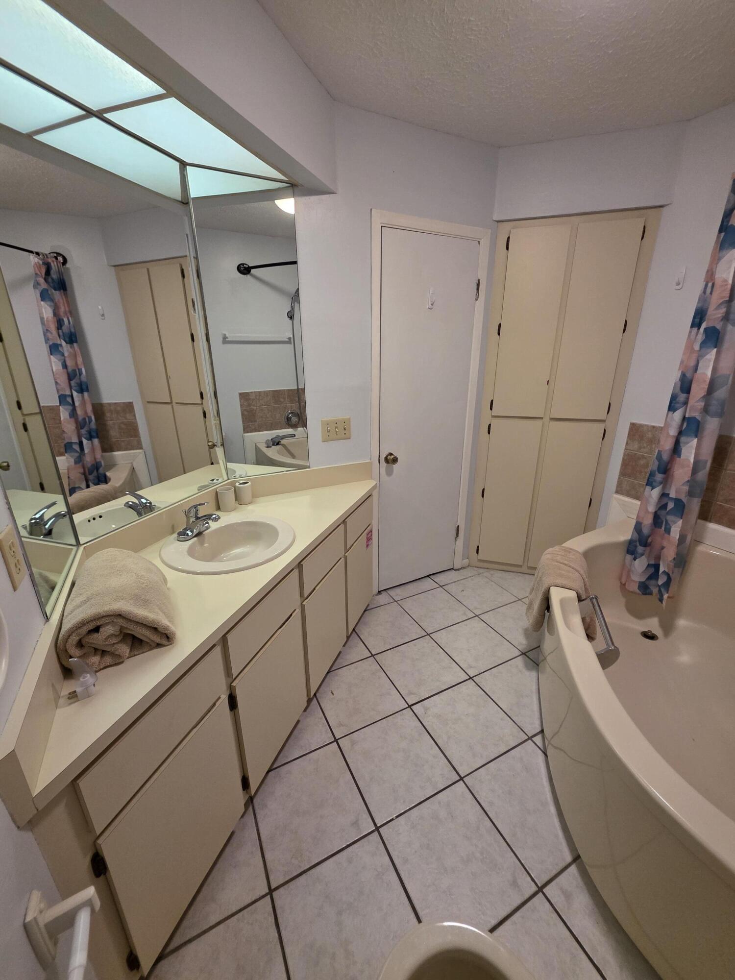 7125 N Lagoon Drive UNIT H