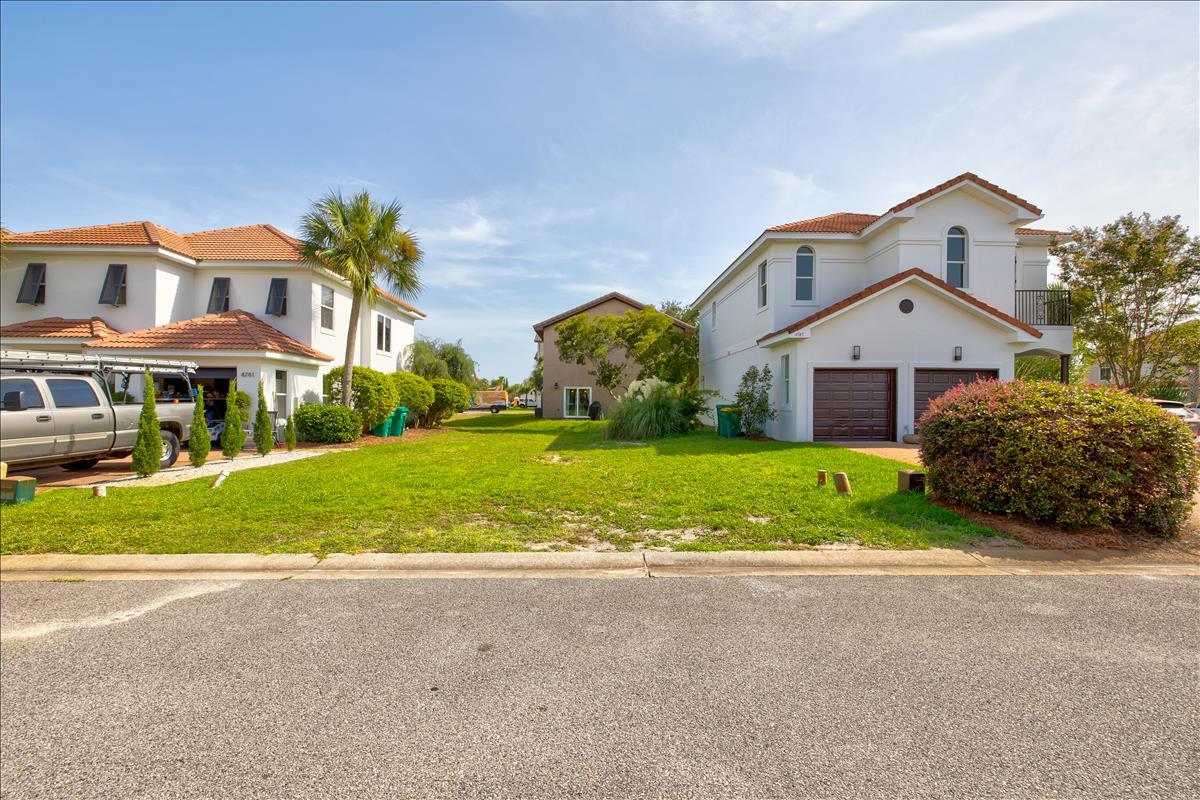 4743 Amhurst Circle