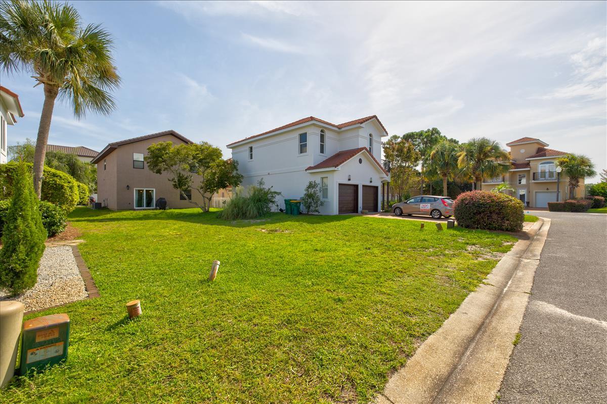 4743 Amhurst Circle