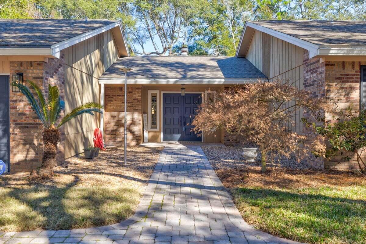 318 Jamaica Way