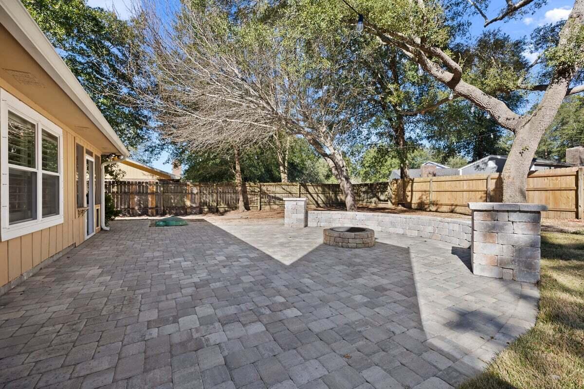 318 Jamaica Way