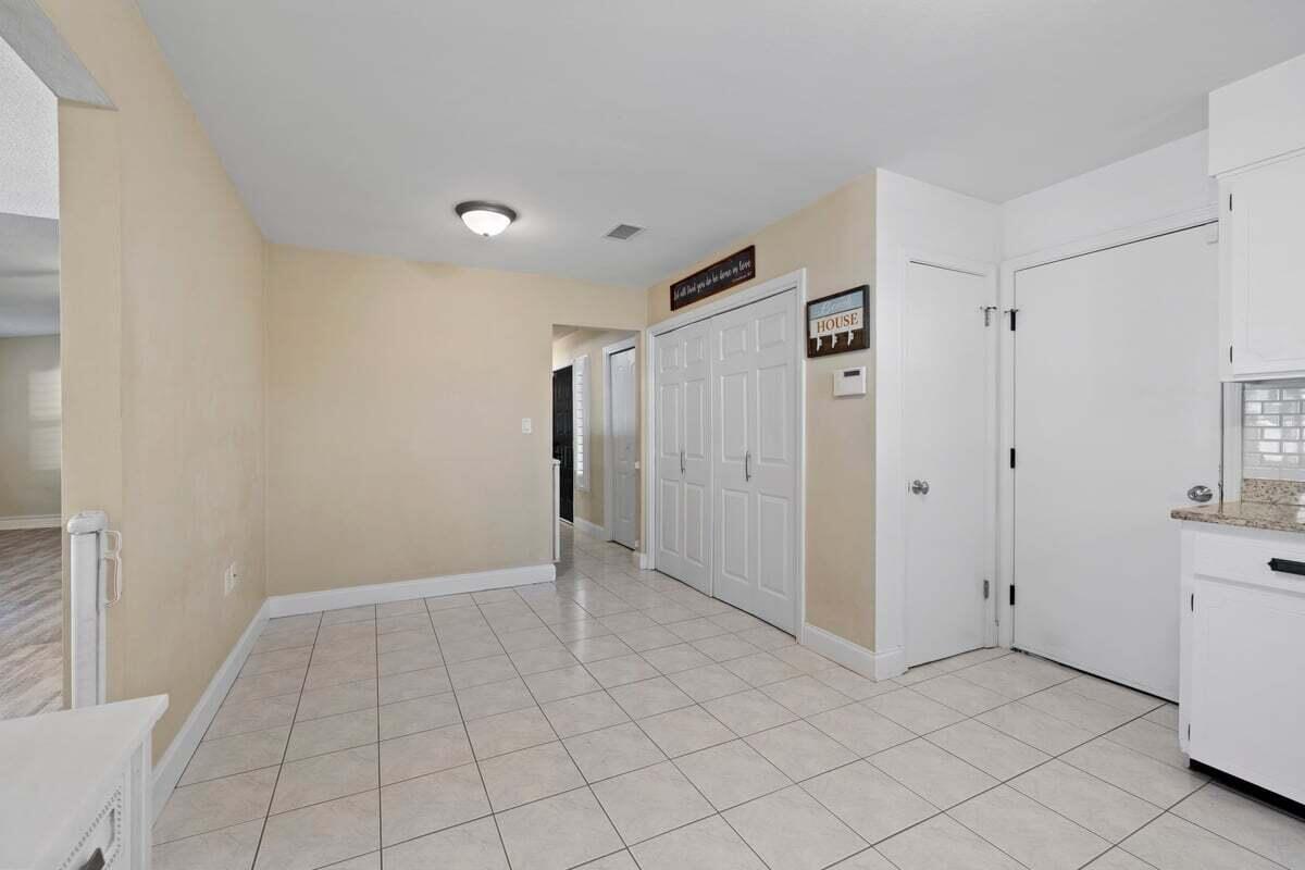 318 Jamaica Way