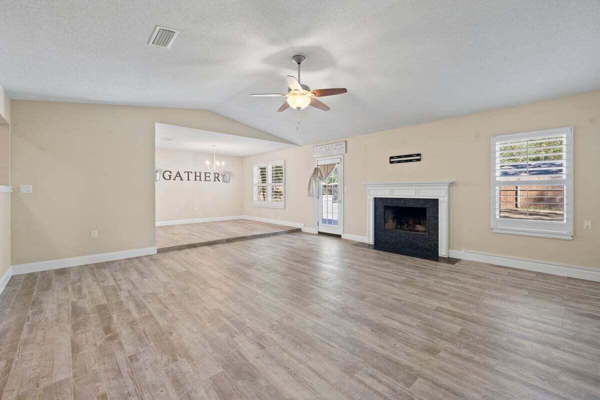 318 Jamaica Way
