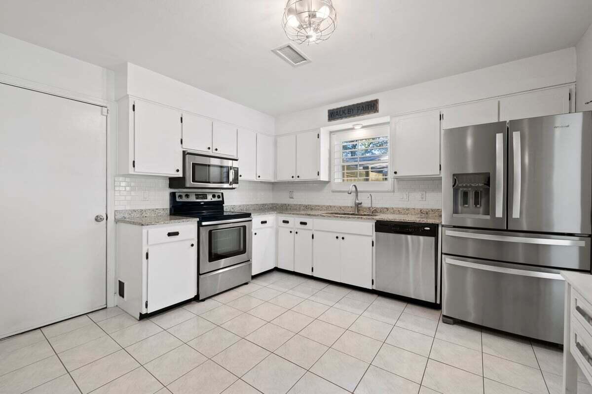 318 Jamaica Way