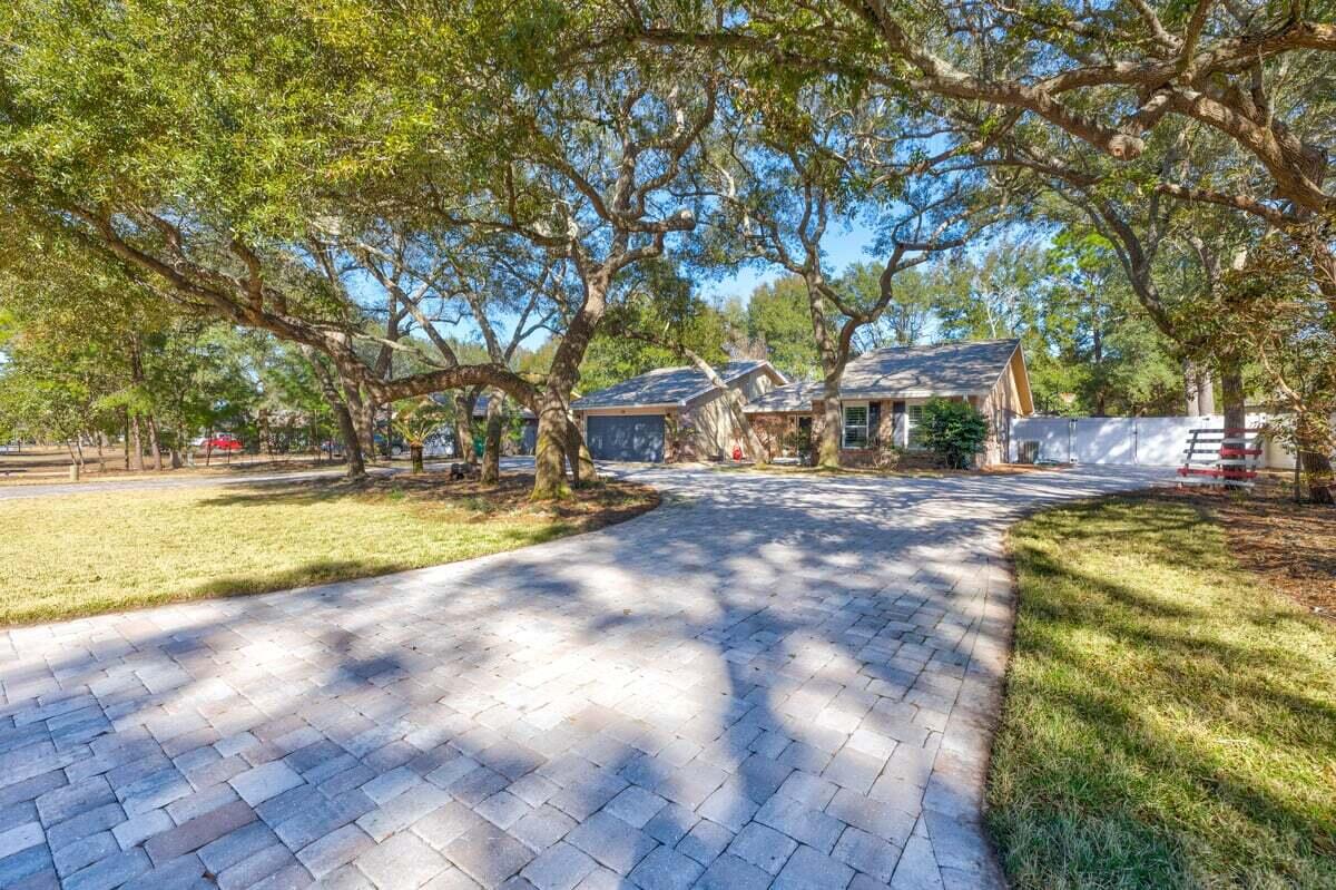 318 Jamaica Way